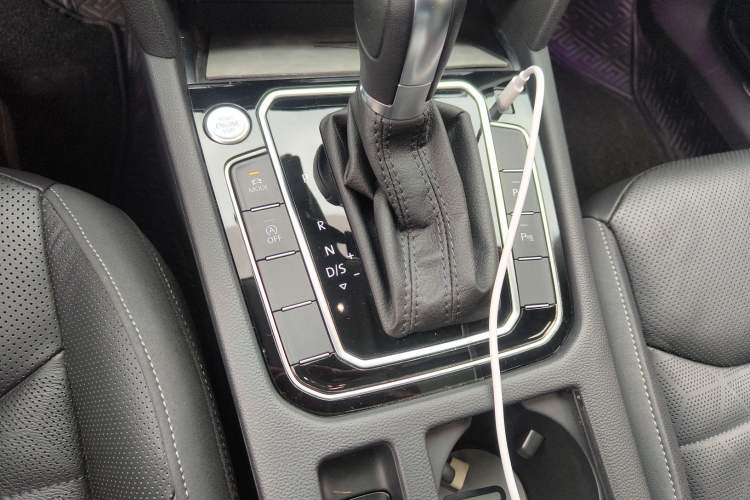 Used Volkswagen FAW-Volkswagen CC 2024 380TSI Striking All-Encompassing Edition Gear Lever
