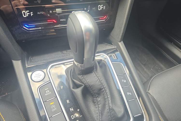 Used Volkswagen FAW-Volkswagen CC 2024 380TSI Striking All-Encompassing Edition Gear Lever