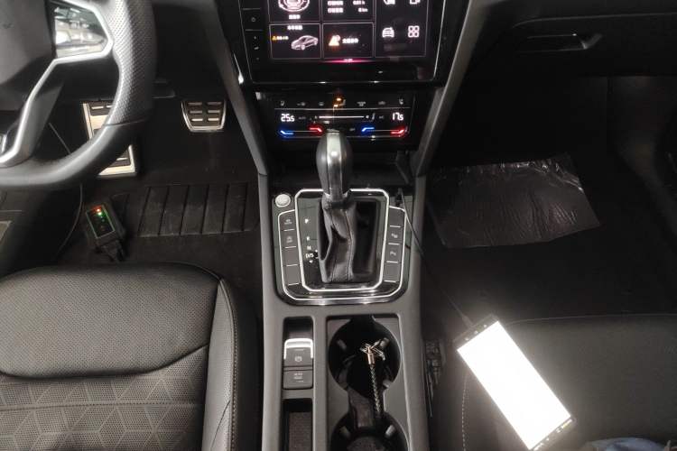 Used Volkswagen FAW-Volkswagen CC 2024 380TSI Striking Edition Gear Lever