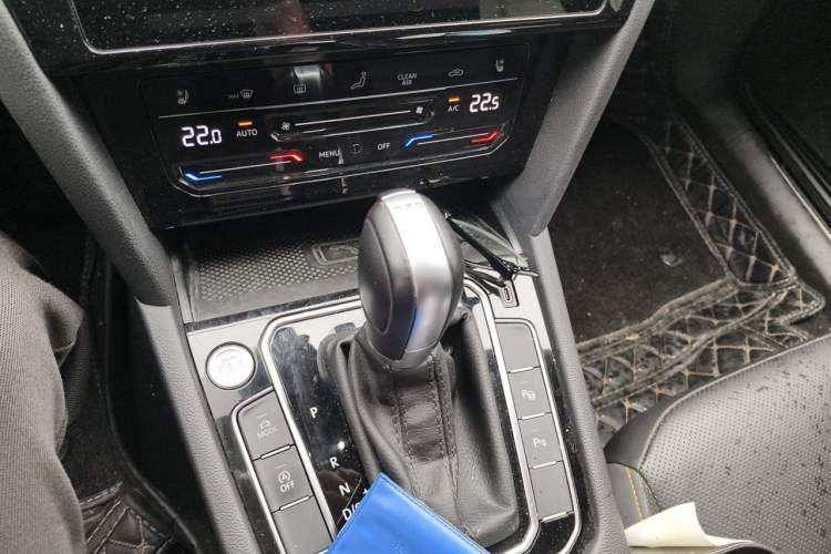 Used Volkswagen FAW-Volkswagen CC 2024 380TSI Striking Edition Gear Lever