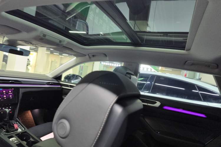 Used Volkswagen FAW-Volkswagen CC 2024 Estate Car 380TSI Hunter's Heart All-Encompassing Edition Headliner