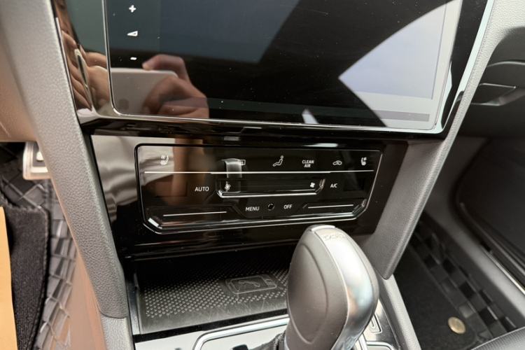Used Volkswagen FAW-Volkswagen CC 2024 380TSI Striking Edition Interior 2