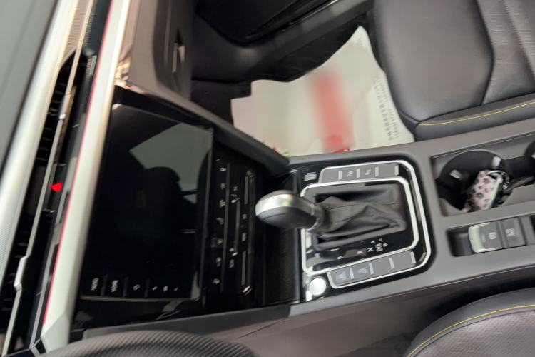 Used Volkswagen FAW-Volkswagen CC 2024 380TSI Striking Edition Interior 3