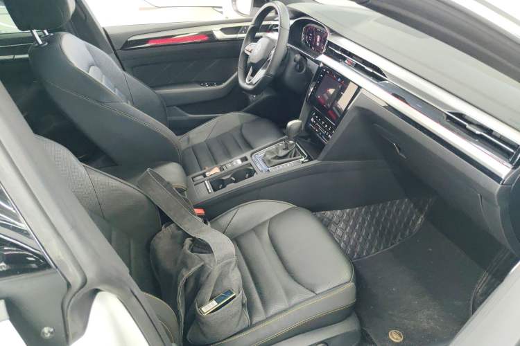 Used Volkswagen FAW-Volkswagen CC 2024 380TSI Striking Edition Interior 3