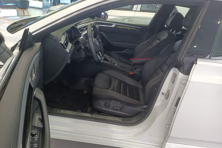 Used Volkswagen FAW-Volkswagen CC 2024 380TSI Striking Edition Interior 3