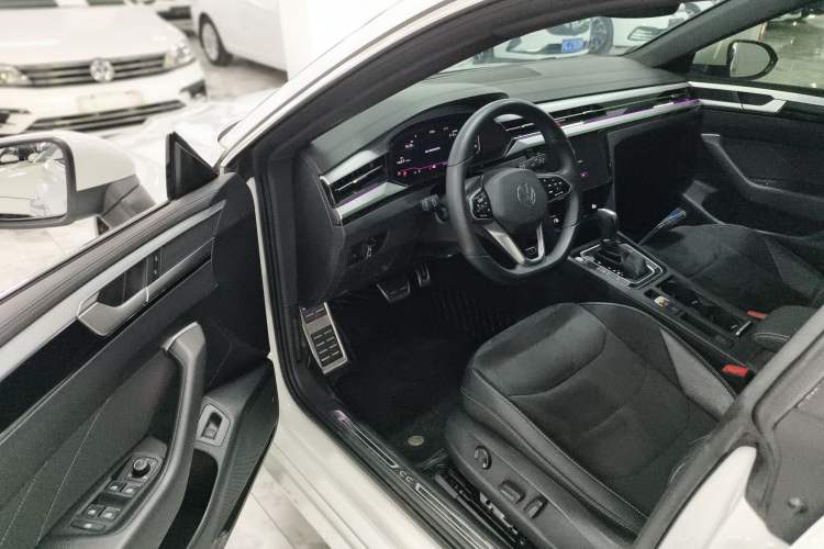 Used Volkswagen FAW-Volkswagen CC 2024 330TSI Ignite Edition Interior 3