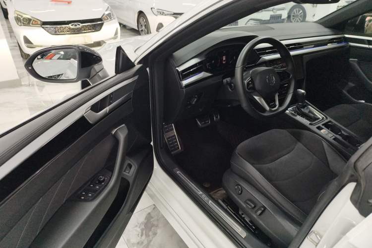 Used Volkswagen FAW-Volkswagen CC 2024 330TSI Ignite Edition Interior 3