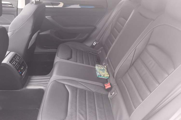 Used Volkswagen FAW-Volkswagen CC 2024 380TSI Striking Edition Interior 4