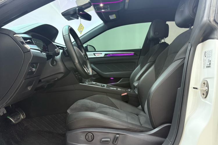 Used Volkswagen FAW-Volkswagen CC 2024 330TSI Spectacular All-inclusive Model Interior 4