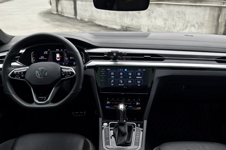 Used Volkswagen FAW-Volkswagen CC 2024 380TSI Striking Edition Interior 5