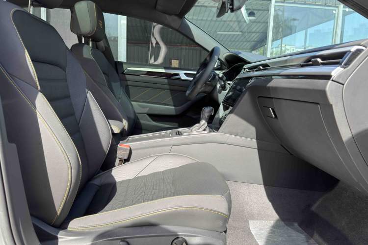 Used Volkswagen FAW-Volkswagen CC 2024 380TSI Striking Edition Interior 6