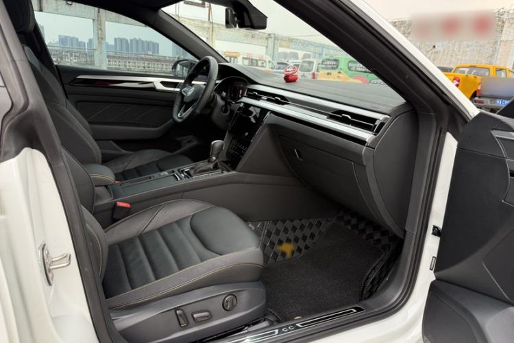 Used Volkswagen FAW-Volkswagen CC 2024 380TSI Striking Edition Interior 8