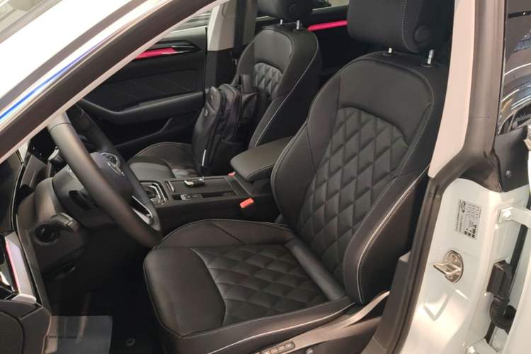 Used Volkswagen FAW-Volkswagen CC 2024 Estate Car 380TSI VarioPak Edition Left Front Seat