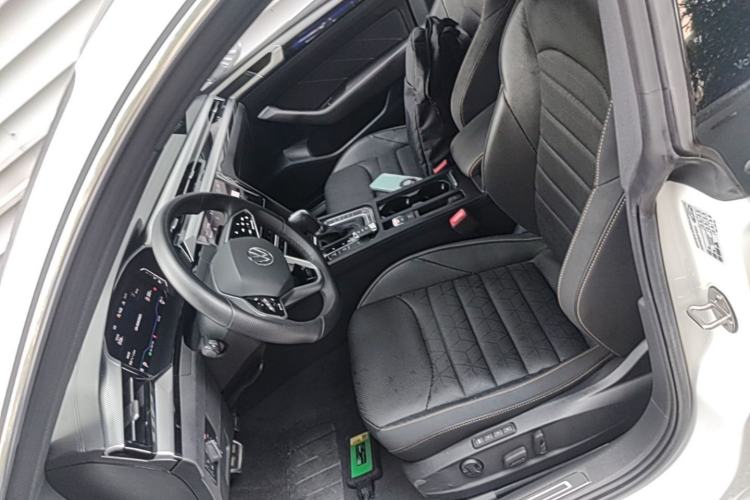 Used Volkswagen FAW-Volkswagen CC 2024 380TSI Striking Edition Left Front Seat