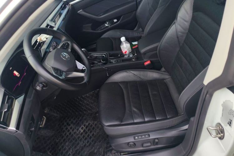 Used Volkswagen FAW-Volkswagen CC 2024 Estate Car 380TSI Hunter's Heart Edition Left Front Seat