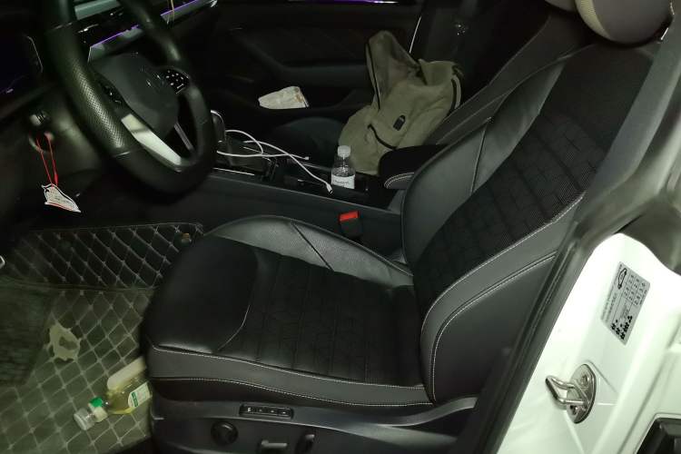 Used Volkswagen FAW-Volkswagen CC 2024 380TSI Striking Edition Left Front Seat