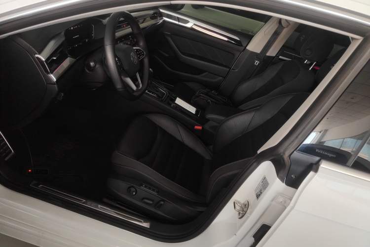 Used Volkswagen FAW-Volkswagen CC 2024 380TSI Striking Edition Left Front Seat