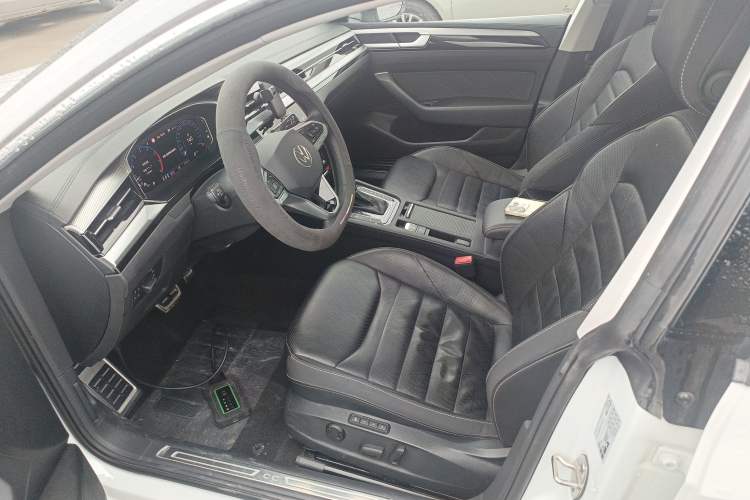 Used Volkswagen FAW-Volkswagen CC 2024 Estate Car 380TSI Hunter's Heart Edition Left Front Seat