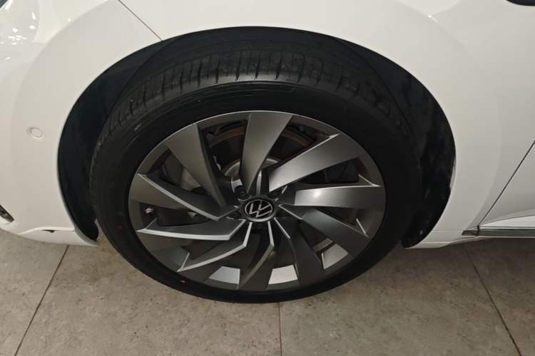 Used Volkswagen FAW-Volkswagen CC 2024 380TSI Striking Edition Left Front Wheel Hub