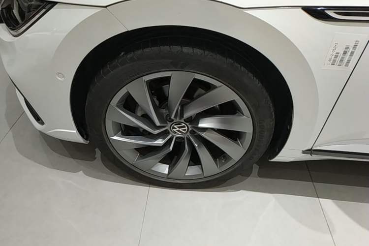 Used Volkswagen FAW-Volkswagen CC 2024 380TSI Striking Edition Left Front Wheel Hub