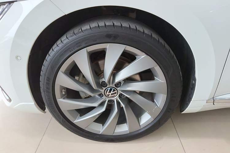 Used Volkswagen FAW-Volkswagen CC 2024 380TSI Striking Edition Left Front Wheel Hub