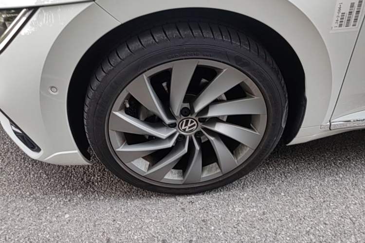 Used Volkswagen FAW-Volkswagen CC 2024 380TSI Striking Edition Left Front Wheel Hub