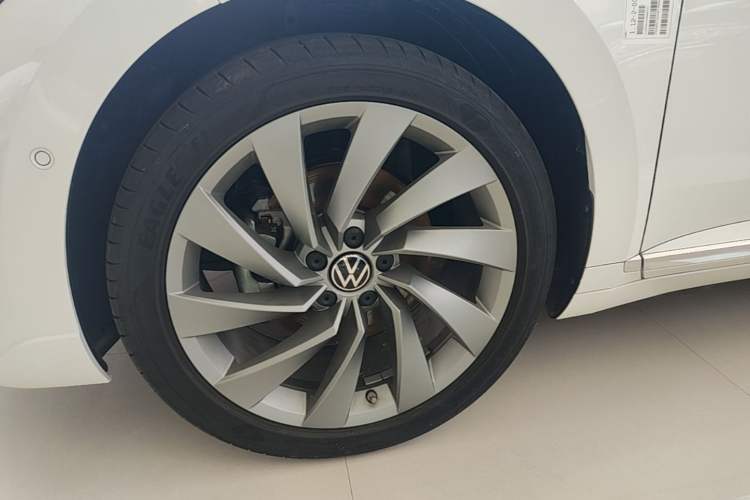 Used Volkswagen FAW-Volkswagen CC 2024 380TSI Striking Edition Left Front Wheel Hub