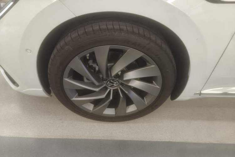 Used Volkswagen FAW-Volkswagen CC 2024 380TSI Striking All-Encompassing Edition Left Front Wheel Hub