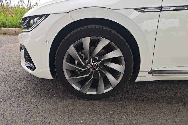 Used Volkswagen FAW-Volkswagen CC 2024 380TSI Striking All-Encompassing Edition Left Front Wheel Hub