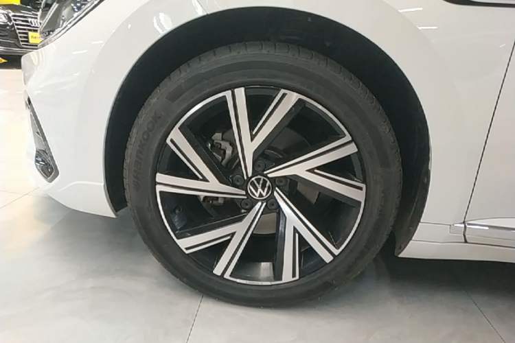 Used Volkswagen FAW-Volkswagen CC 2024 330TSI Spectacular All-inclusive Model Left Front Wheel Hub