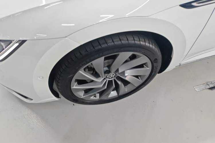 Used Volkswagen FAW-Volkswagen CC 2024 380TSI Striking Edition Left Front Wheel Hub
