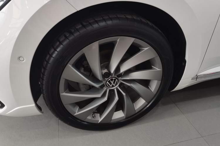 Used Volkswagen FAW-Volkswagen CC 2024 380TSI Striking Edition Left Front Wheel Hub