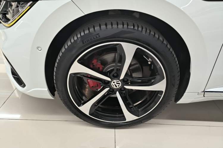 Used Volkswagen FAW-Volkswagen CC 2024 330TSI Spectacular All-inclusive Model Left Front Wheel Hub