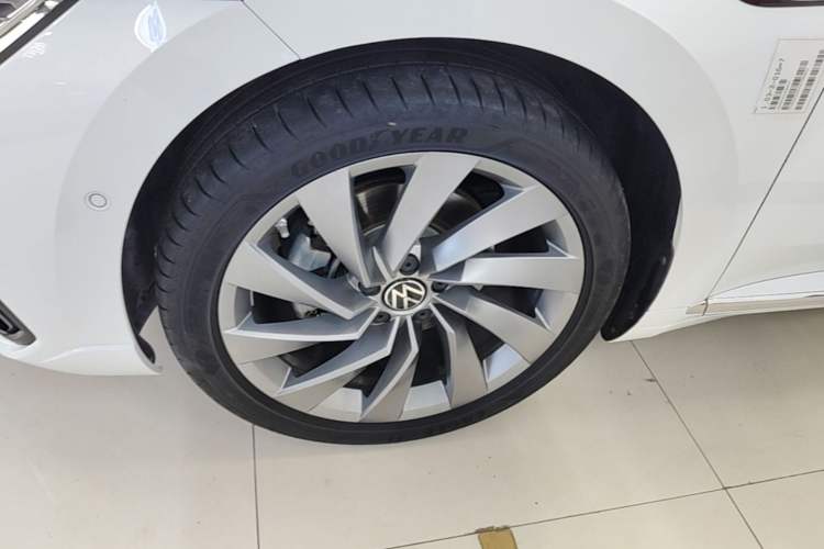 Used Volkswagen FAW-Volkswagen CC 2024 380TSI Striking Edition Left Front Wheel Hub