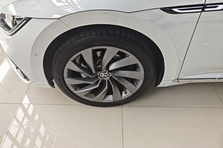 Used Volkswagen FAW-Volkswagen CC 2024 380TSI Striking All-Encompassing Edition Left Front Wheel Hub