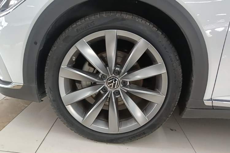 Used Volkswagen FAW-Volkswagen CC 2024 Estate Car 380TSI Hunter's Heart Edition Left Front Wheel Hub