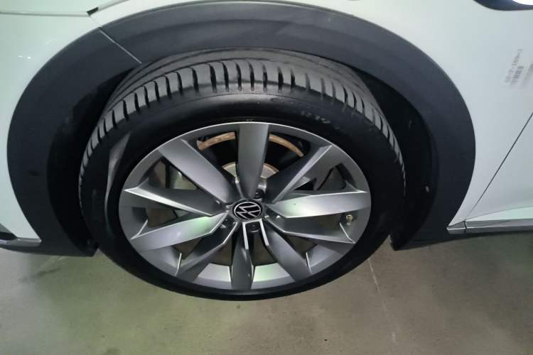 Used Volkswagen FAW-Volkswagen CC 2024 Estate Car 380TSI Hunter's Heart Edition Left Front Wheel Hub