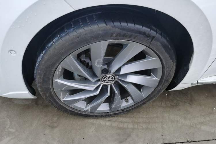 Used Volkswagen FAW-Volkswagen CC 2024 380TSI Striking All-Encompassing Edition Left Front Wheel Hub