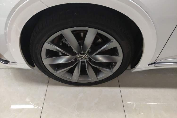 Used Volkswagen FAW-Volkswagen CC 2024 Estate Car 380TSI Hunter's Heart All-Encompassing Edition Left Front Wheel Hub