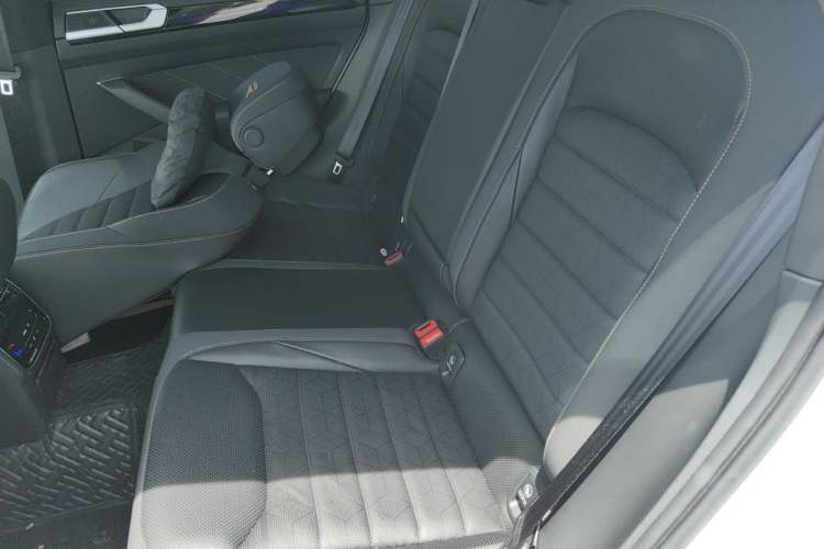 Used Volkswagen FAW-Volkswagen CC 2024 380TSI Striking All-Encompassing Edition Left Rear Seat