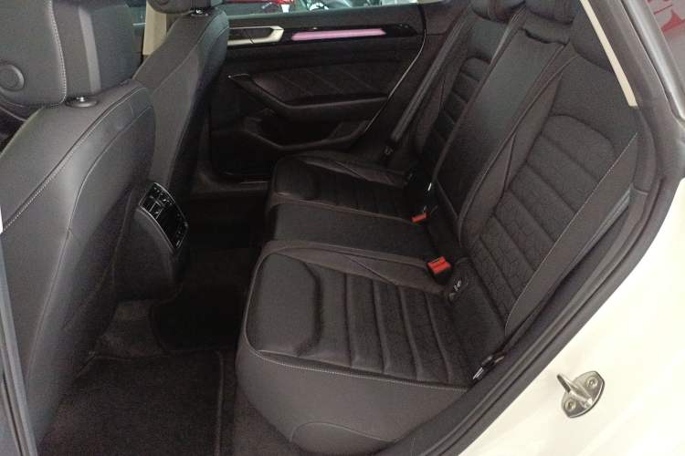 Used Volkswagen FAW-Volkswagen CC 2024 Estate Car 380TSI Hunter's Heart Edition Left Rear Seat