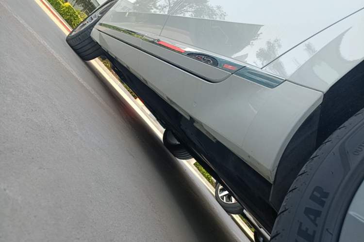 Used Volkswagen FAW-Volkswagen CC 2024 380TSI Striking All-Encompassing Edition Left Side Sill