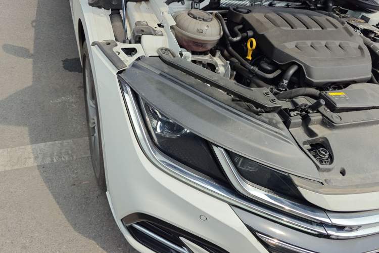 Used Volkswagen FAW-Volkswagen CC 2024 380TSI Striking Edition Right Front Headlight