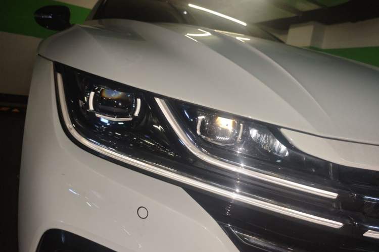 Used Volkswagen FAW-Volkswagen CC 2024 380TSI Striking All-Encompassing Edition Right Front Headlight