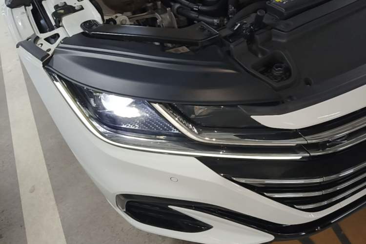 Used Volkswagen FAW-Volkswagen CC 2024 330TSI Ignite Edition Right Front Headlight