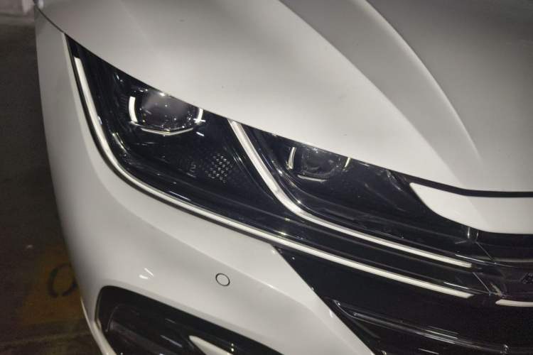 Used Volkswagen FAW-Volkswagen CC 2024 380TSI Striking Edition Right Front Headlight