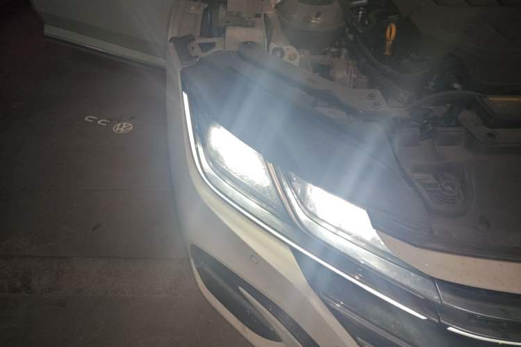 Used Volkswagen FAW-Volkswagen CC 2024 380TSI Striking All-Encompassing Edition Right Front Headlight