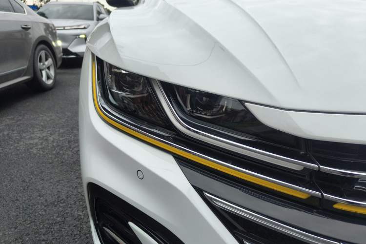 Used Volkswagen FAW-Volkswagen CC 2024 380TSI Striking All-Encompassing Edition Right Front Headlight