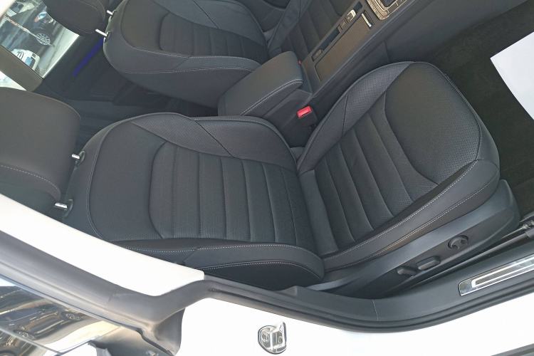 Used Volkswagen FAW-Volkswagen CC 2024 Estate Car 380TSI Hunter's Heart Edition Right Front Seat