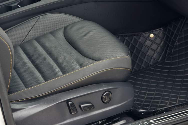 Used Volkswagen FAW-Volkswagen CC 2024 380TSI Striking Edition Right Front Seat